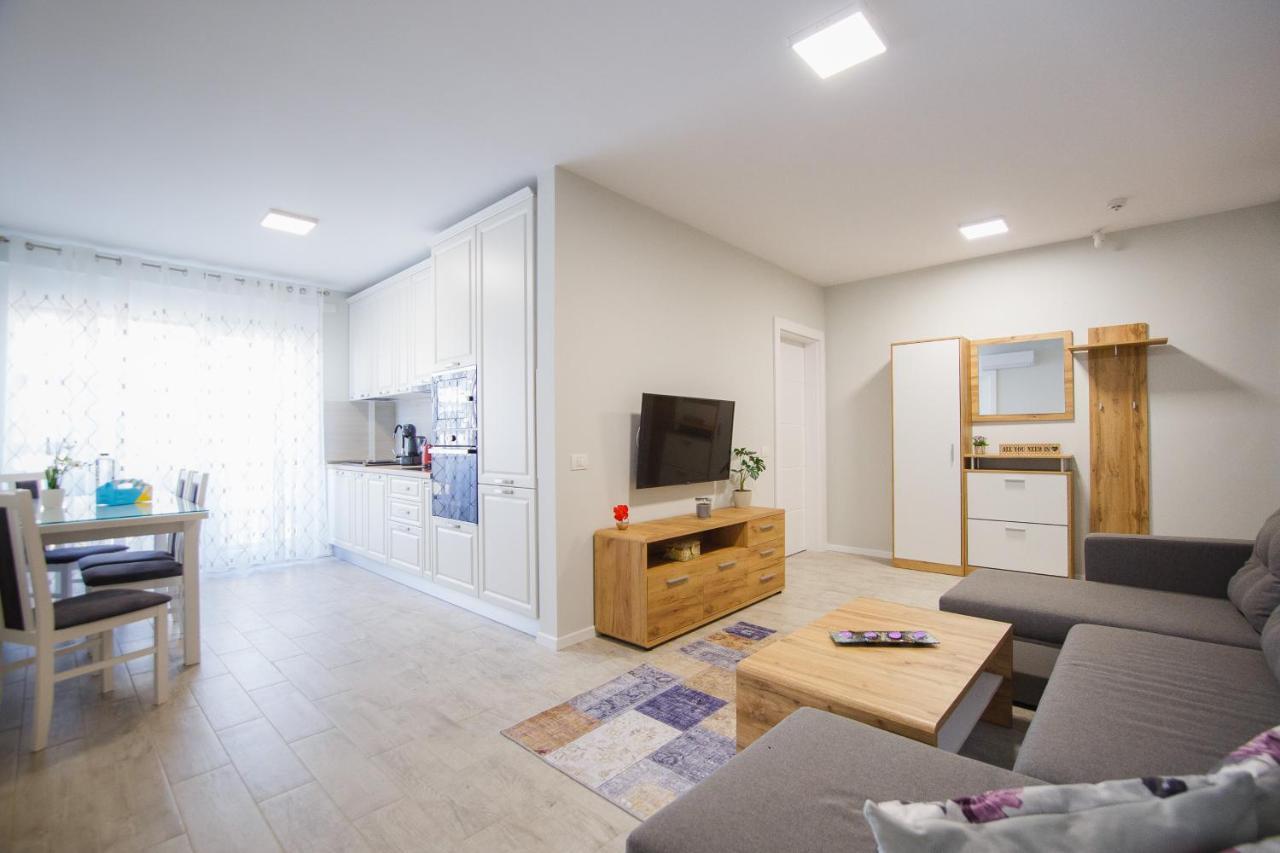 אורדאה Retreat To A Stylish Home At West Residence מראה חיצוני תמונה